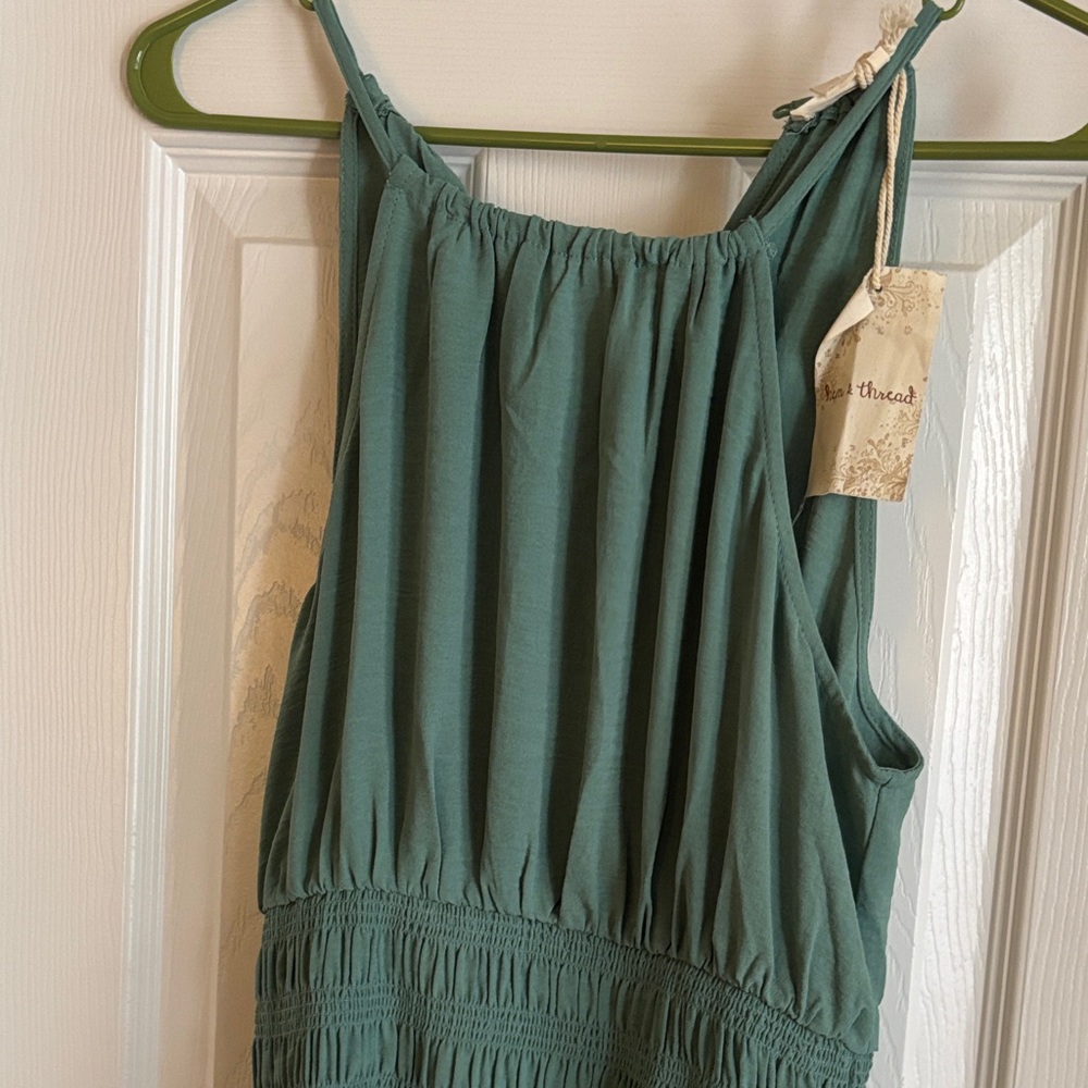 Elegant Green Maxi Dress - Picture 2 of 6